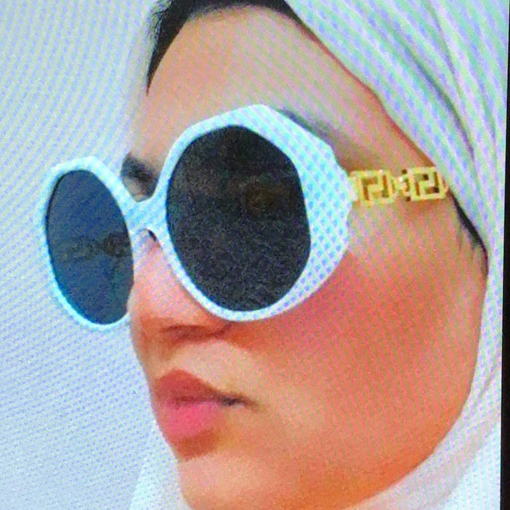 Sunglasses ๐ - Picture 8 of 8